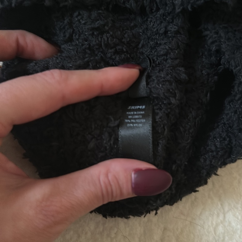 NWT | Skims | Cozy Knit Bouclé Tank In Onyx (Black) Size S/M - Picture 6 of 7